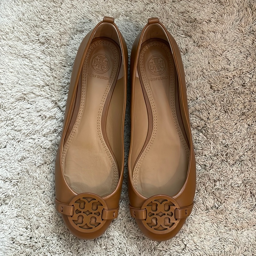Tory Burch tan flats